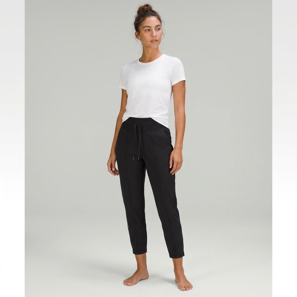 Lululemon Beyond the Studio Crop Joggers Black Ribbed High Rise Pants Size 6